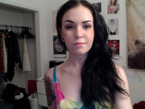 -skynet:  because i always seem to end up taking pictures from the side so ok