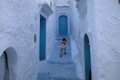 unearthedviews: MOROCCO. Chechaouen. 1995. © Bruno Barbey/Magnum Photos