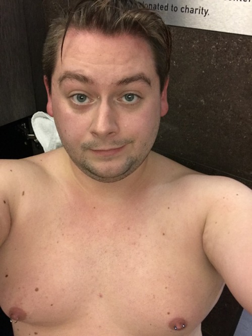 Ok So This Is Literally Me As Of Like A Month Or So Ago Taking A Post Gym Selfie....As You Can Clearly
