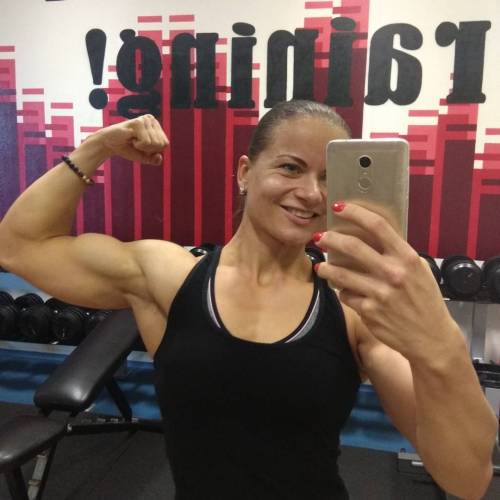 girlswithbiceps:  Girl Biceps Rock!