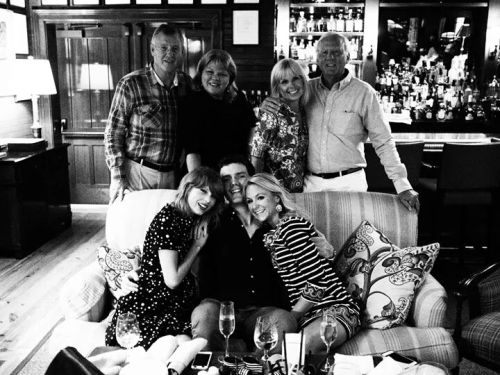 taylorswiftrares: Brit posted this lovely photo of her with her dear friend Taylor and the rest of t