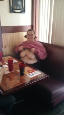 fastfoodflash:  Thanks for the submission! 