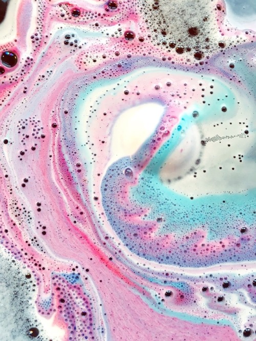 lushlove4ever: Roller bath bomb showing off