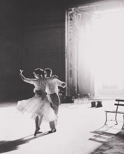 asloversdrown:[Audrey Hepburn + Fred Astaire]