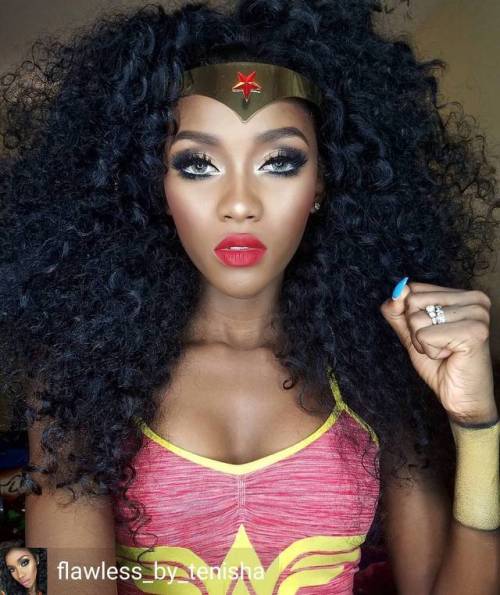 Credit to @flawless_by_tenisha : Wonder woman ✴ #cosplayer #DC #DCU #Wonderwoman #justiceLeague #Bat