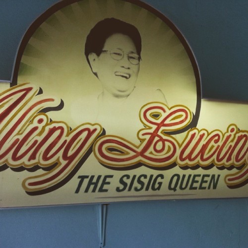 Aling Lucing Sisig, Angeles: Sisig. Ensalada Mangga. Talong. Okra. Inihaw Tenga. Inihaw Pusit. Buro.