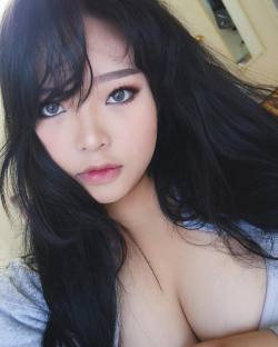 fineasiangirls:  hot-girls-asia:   Get more