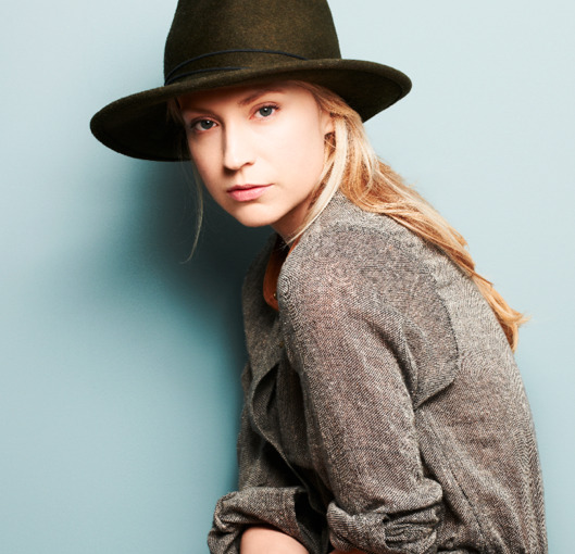 cutegirloftheday:  Cute girl of the day is Beth Riesgraf!
