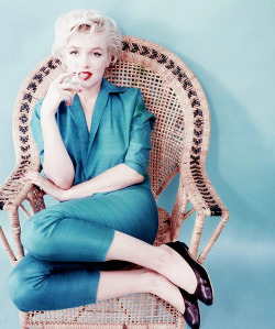  Marilyn photographed by Milton Greene 