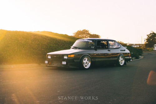 Charme Suedois. 89&rsquo; Saab 900S Source : www.stanceworks.com/2018/08/anthony-guerras-