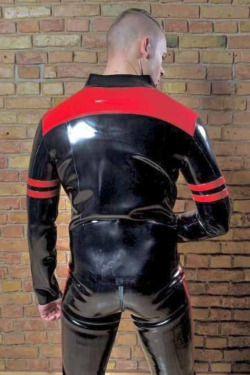 industrialkink:Rubberstud power bro ready to hunt