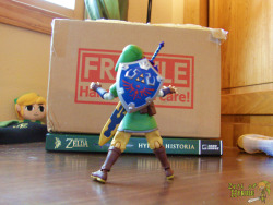 zethofhyrule: ULTRA DETAIL FIGURES DISCOVERY!!!!! So… my ultra detail figures just got here and I AM STOKED!!!! THEY ARE SO BEAUTIFULL! So of course Figma Link had to welcome them to my Zelda figure family! yess classic link is so Freaking Epic! heheh..