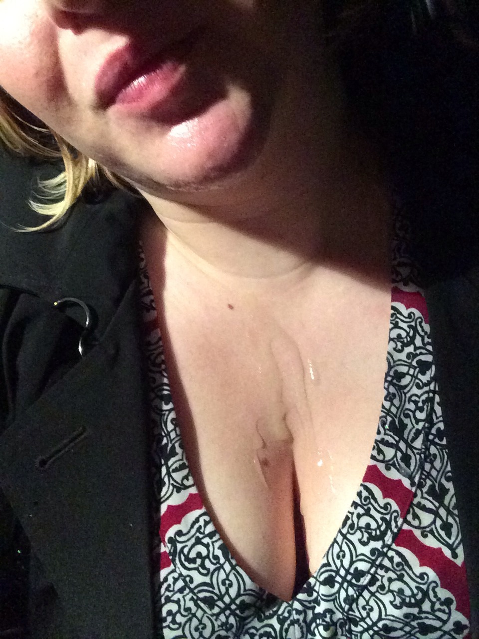 shibarislut:  Someone was rewarded for being a good girl last night. Got to suck