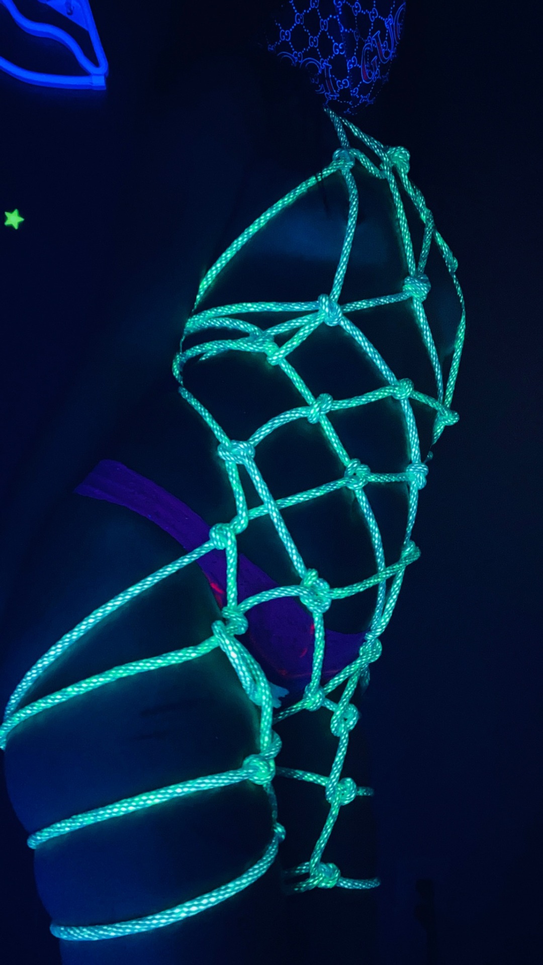 chaosndrainbows:I know I need to practice my self ties but I made a black light rope. ⛓(No one has permission to steal these pics)