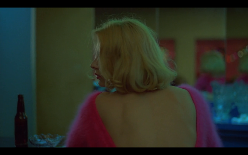 starryeli:  Hidden beauty in Paris, Texas (Wim Wenders)