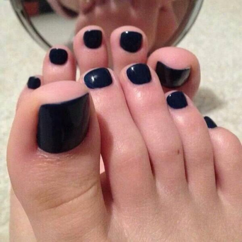 naughty-chicks-feet:  Teen Toe