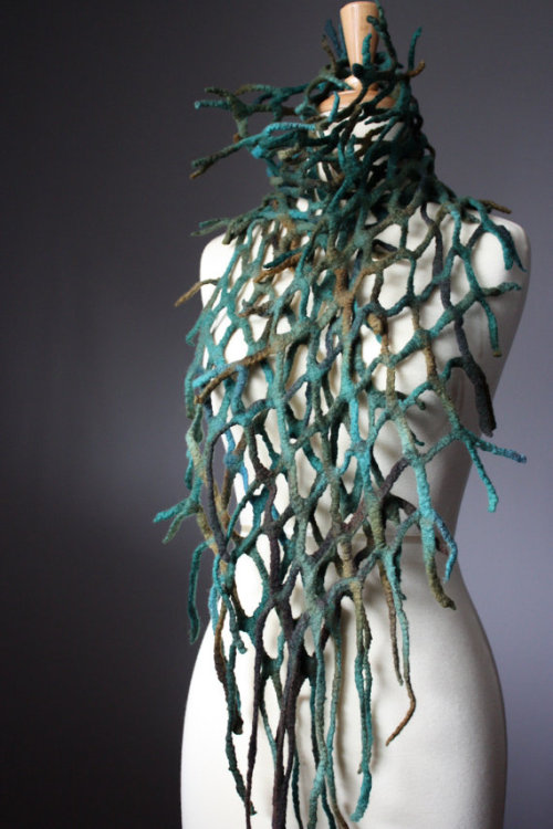 thormal:positivemotivation:Felted Scarf Creations by VitalTemptationかわいい！colbertgimme.gif