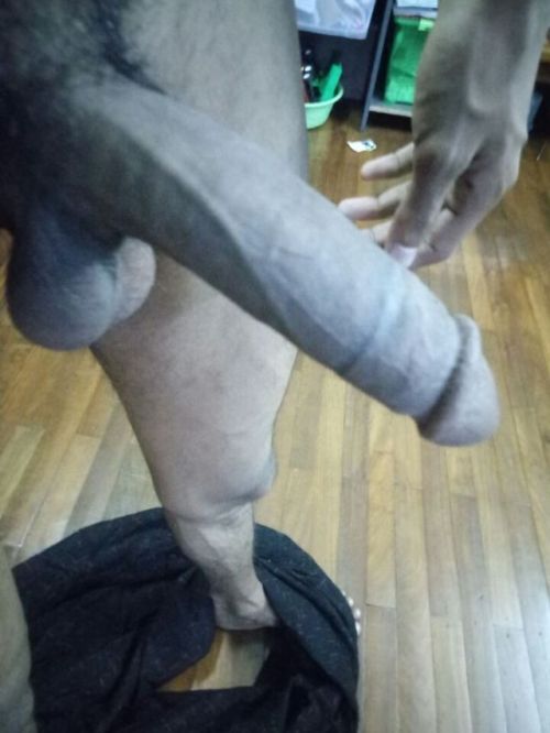 mrdarkskin: I wonder who will surrender his hole to this?