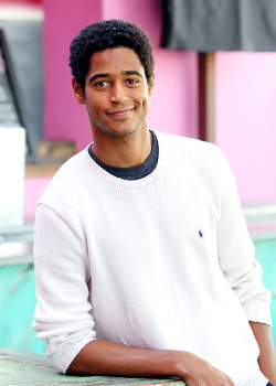 ikonicgif:  Alfie Enoch at Westfield Century