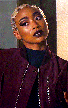 jamalplummer:  prunight:Sabrina: 🗣  Prudence: 😒  Sabrina: I AM SABRINA SPELLMAN……!!!!Prudence: