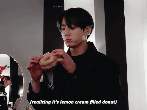 Jungoos Reaction After Tasting Lemon-flavoured Donut