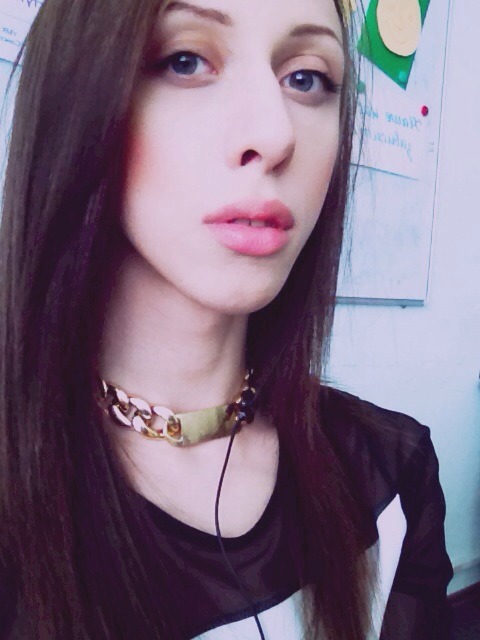 Wear a Wig Makes Me Happy