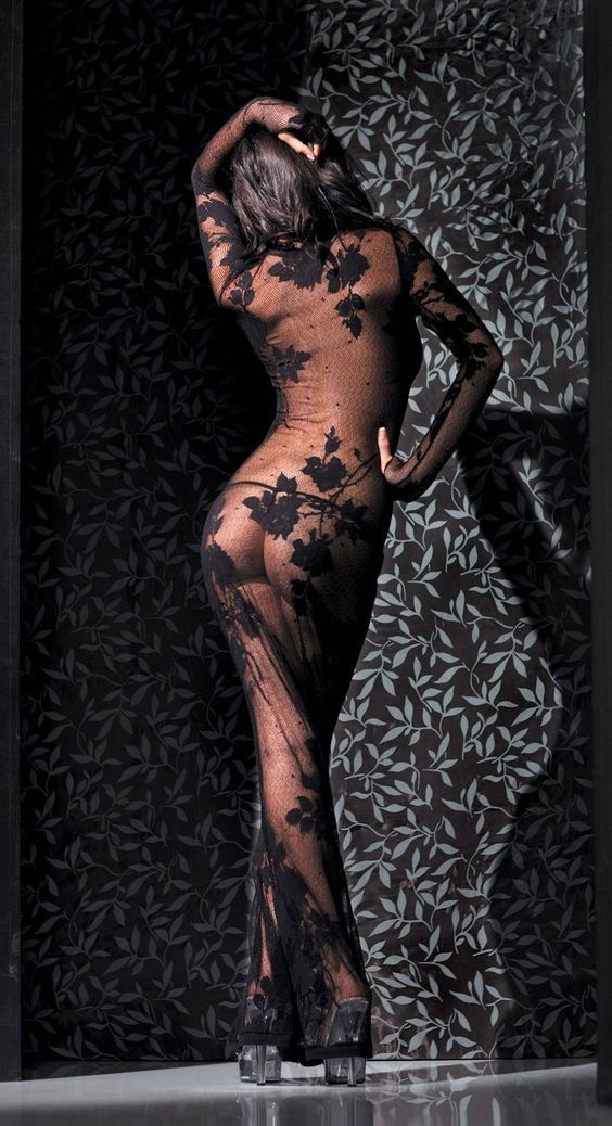 the-erotic-review:  #InBlackDay#InBlackWednesday#HupmDayhttp://buff.ly/1SQrea1