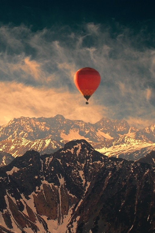 heaven-ly-mind:  Mountain Balloon Ride by Peter From on 500px