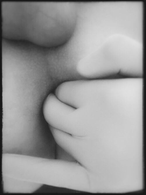 shizzler: black-and-white-erotic-art:  Explore…  Mmmmmm… 