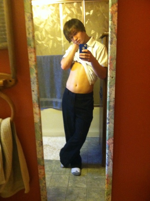 suuckmehard:  Good morning :p I feel like I’m at an interview anyone wanna “interview” me!? 