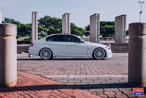 Beautiful E90 and Vossen x Work VWS-2www.vossenxwork.com