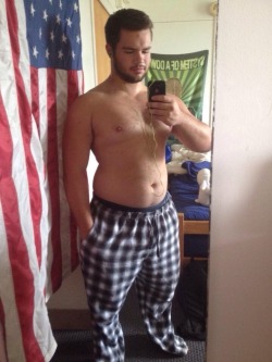 bigboybellies:  Looks like an ex-jock whos eating habits has led to a soft firm body. What a hunk 