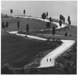 indypendent-thinking:  Tuscany, 1965, by GIANNI BERENGO GARDIN   