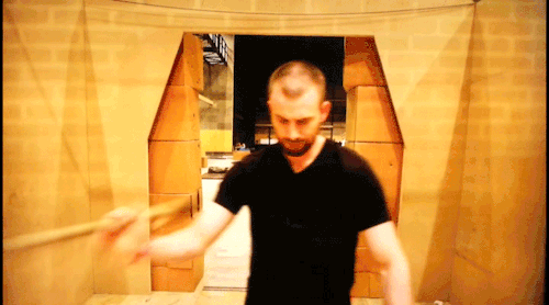 ohcaptainmycaptain1918:  girlcandance:  Chris Evans wielding an axe.   I am so turned