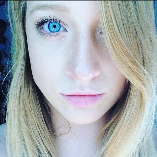 purecountry406:  hurricane-julia:  🌊🌺  😍😍😍  Holy shit those eyes😍😍