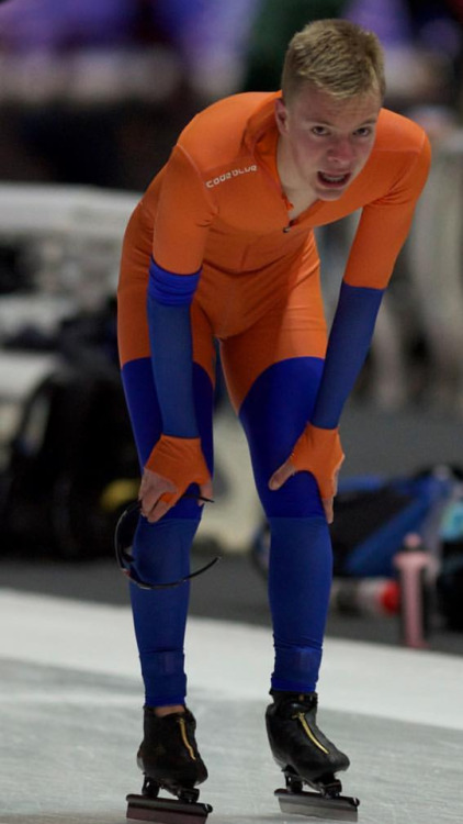 Hot dutch speedskater in nice suits!