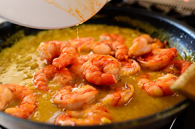 foodffs:  Coconut Curry Shrimp  Really nice recipes. Every hour.   