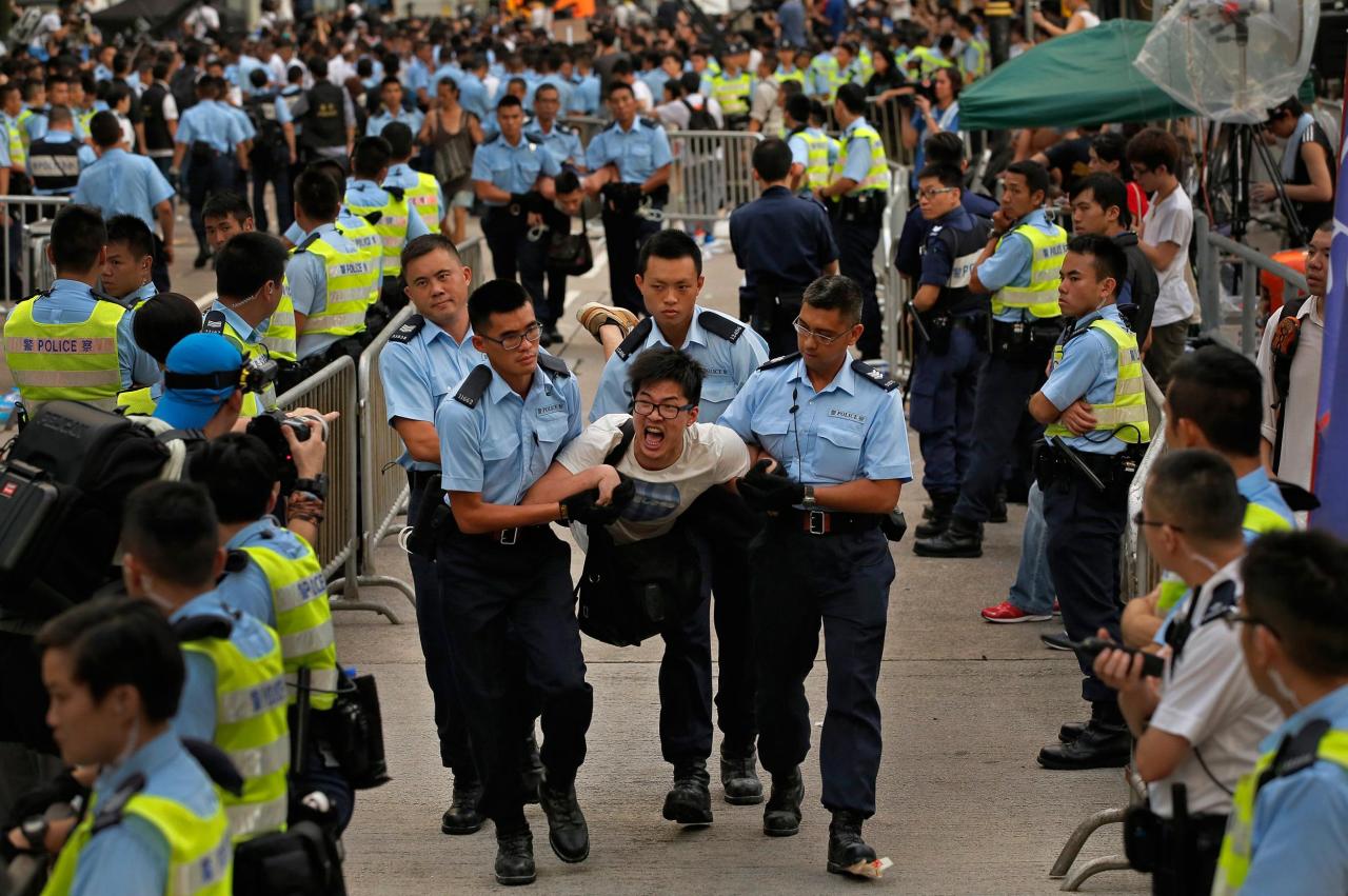 ill-ary:  This Week In Revolution:  Tensions flare again in Hong Kong as authorities