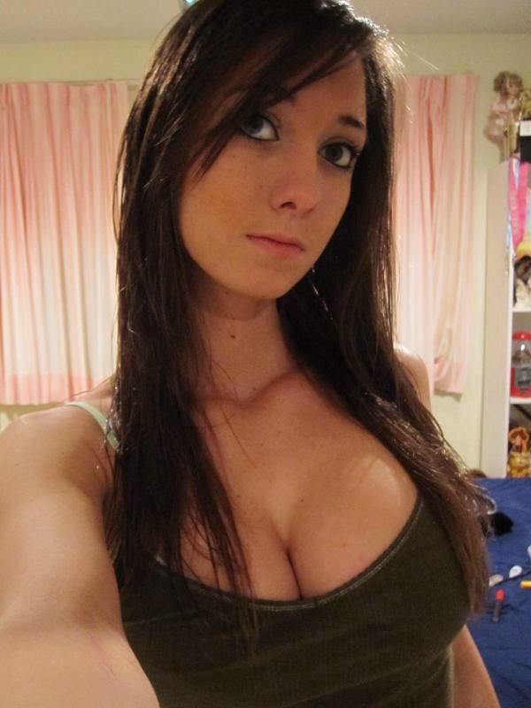 shaymich:  Hot amateur has a beautiful body