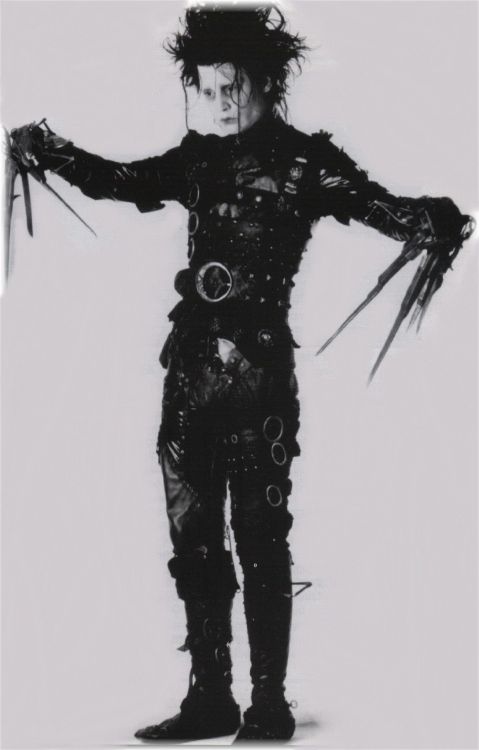 firstclassmovies: EDWARD SCISSORHANDS (1990). Tim Burton directs blade-fingered goth Johnny Dep