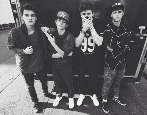 jackxgilinskyy:  ⚫️⚪️