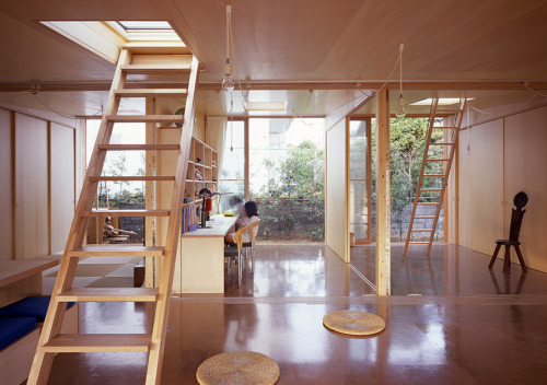 952. Tezuka Architects (Takaharu Tezuka & Yui Tezuka) /// Roof House /// Kitayana, Hadano, Kanag