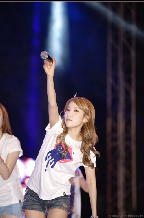 visualglow: 05/21 Ji Sook fantaken @ Kyungnam University Festival by Seoyeon Daddy