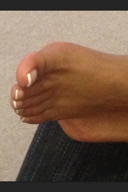 sexyindianwifefeet:  My wife’s size 7 foot. After a days work in pumps they smell and taste so great