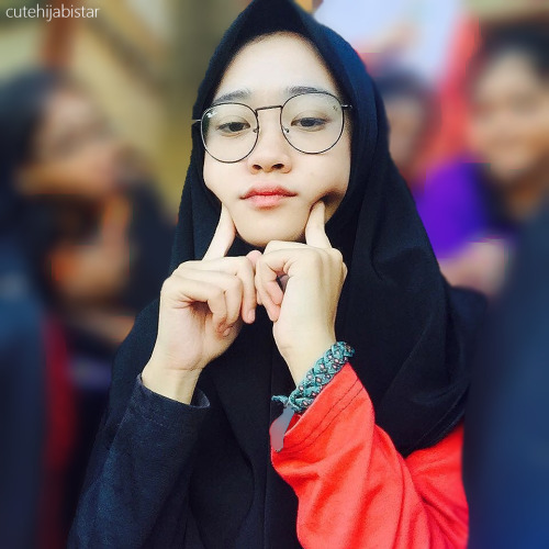 cutehijabistar:  Mai. &lt;3  Comelnye