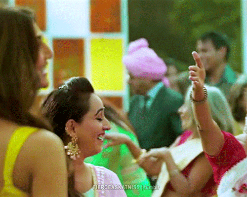 fierceaskatniss:VAANI KAPOOR as Radhika MalhotraBELL BOTTOM (2021) Dir. Ranjit Tiwari