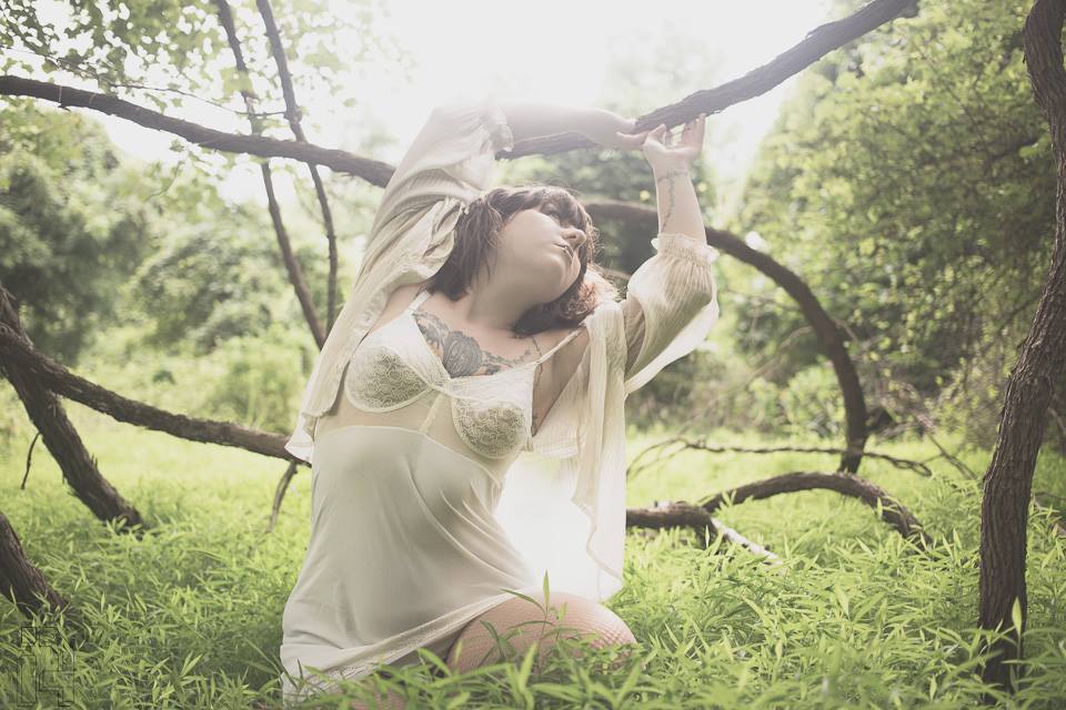 hexhypoxia:  +bottom of your heart+ photo by Imagery Atelier