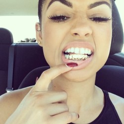 Nowifeymaterialx:  Cherrryw:  Queenssandkingss:  ♔Queenssandkingss♔  X   Nowifeymaterialx.tumblr.com