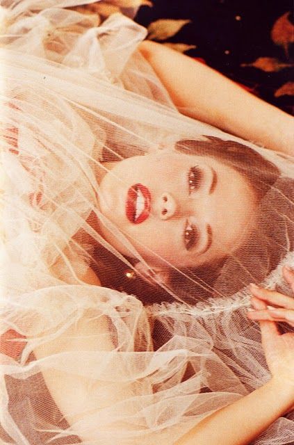 es-th-et-iq-ue:    ⚜Esthetique⚜ |   Rose McGowan by Ellen Von Unwerth, Vogue