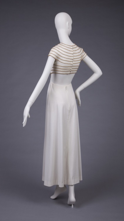  Evening DressDesigner: EstevezDate Made: 1960-1969Origin: United States of America California Los A